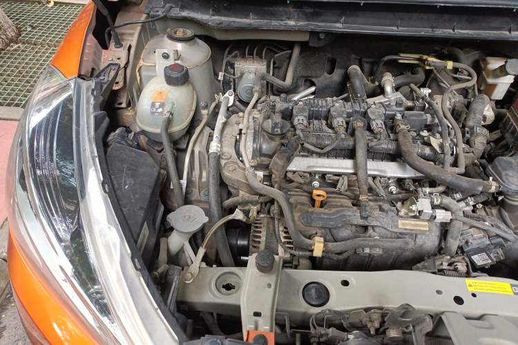 Used Nissan Kicks 2017 1.5L CVT Smart Drive Edition Engine Bay Right