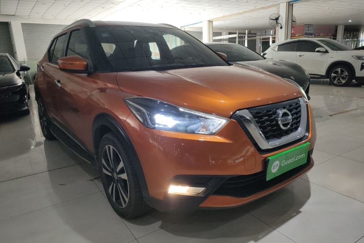 Used Nissan Kicks 2017 1.5L CVT Smart Edition Front Right 45 Deg