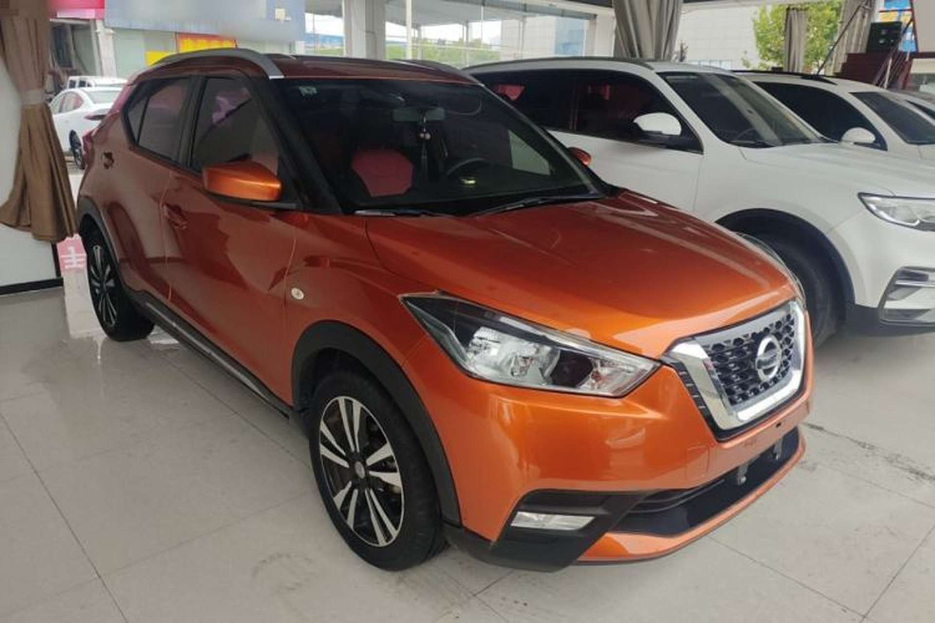 Used Nissan Kicks 2017 1.5L CVT Cool Enjoy Edition Front Right 45 Deg