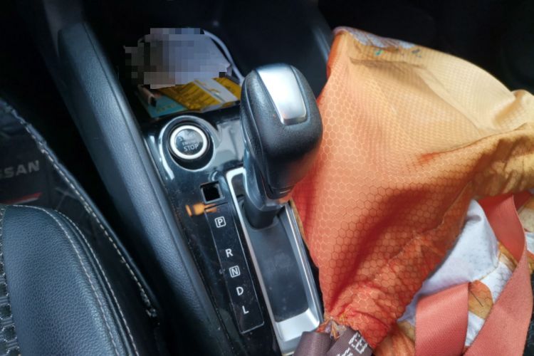 Used Nissan Kicks 2017 1.5L CVT Smart Edition Gear Lever