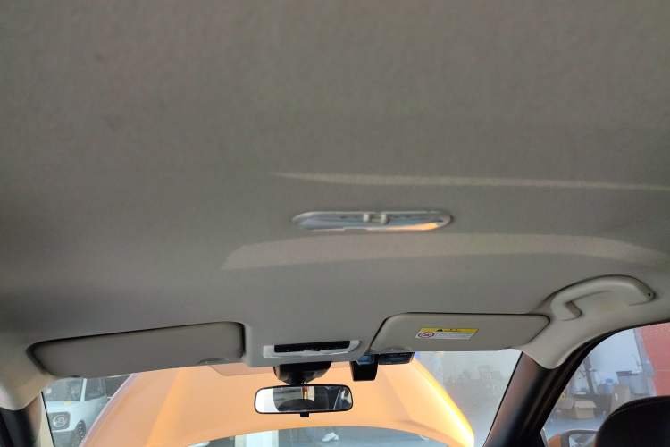 Used Nissan Kicks 2017 1.5L CVT Smart Edition Headliner