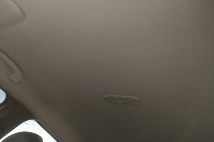 Used Nissan Kicks 2017 1.5L CVT Smart Edition Headliner