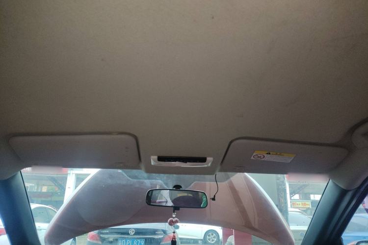 Used Nissan Kicks 2017 1.5L CVT Cool Enjoy Edition Headliner