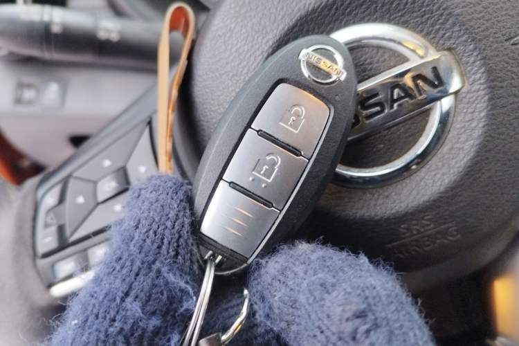 Used Nissan Kicks 2017 1.5L CVT Smart Drive Edition Interior 1