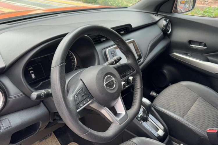 Used Nissan Kicks 2017 1.5L CVT Smart Drive Edition Interior 1