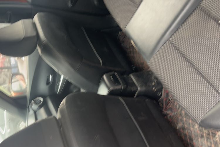 Used Nissan Kicks 2017 1.5L CVT Smart Drive Edition Interior 2