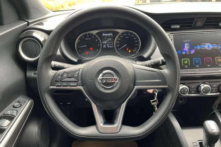 Used Nissan Kicks 2017 1.5L CVT Cool Enjoy Edition Interior 3