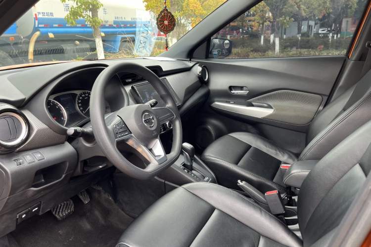 Used Nissan Kicks 2017 1.5L CVT Cool Enjoy Edition Interior 6