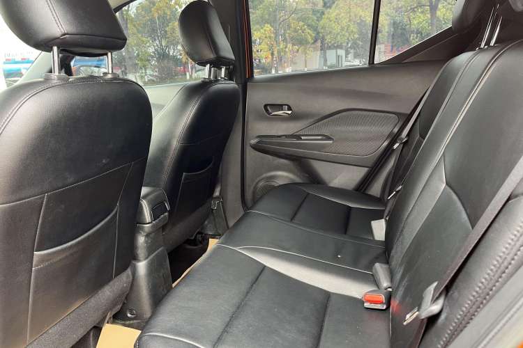 Used Nissan Kicks 2017 1.5L CVT Cool Enjoy Edition Interior 7