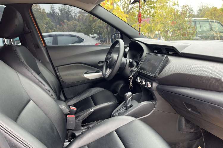 Used Nissan Kicks 2017 1.5L CVT Cool Enjoy Edition Interior 8