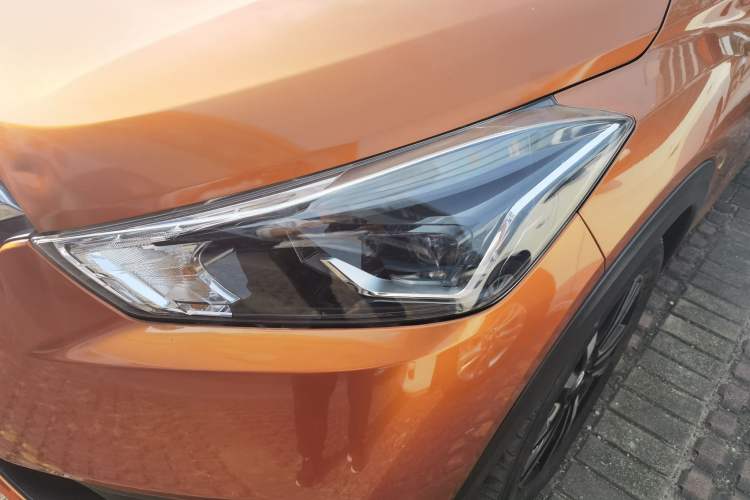 Used Nissan Kicks 2017 1.5L CVT Smart Edition Left Front Headlight