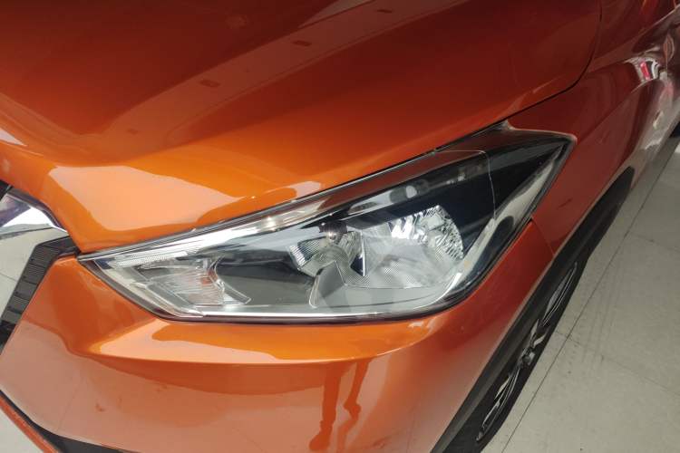 Used Nissan Kicks 2017 1.5L CVT Cool Enjoy Edition Left Front Headlight