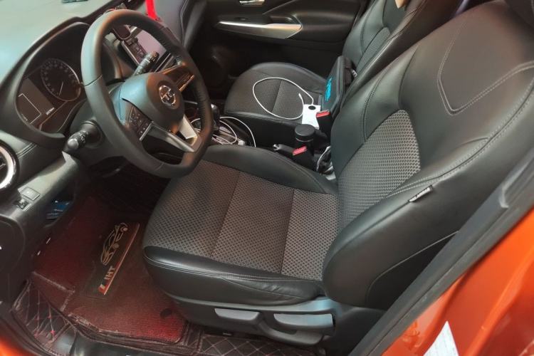 Used Nissan Kicks 2017 1.5L CVT Smart Drive Edition Left Front Seat