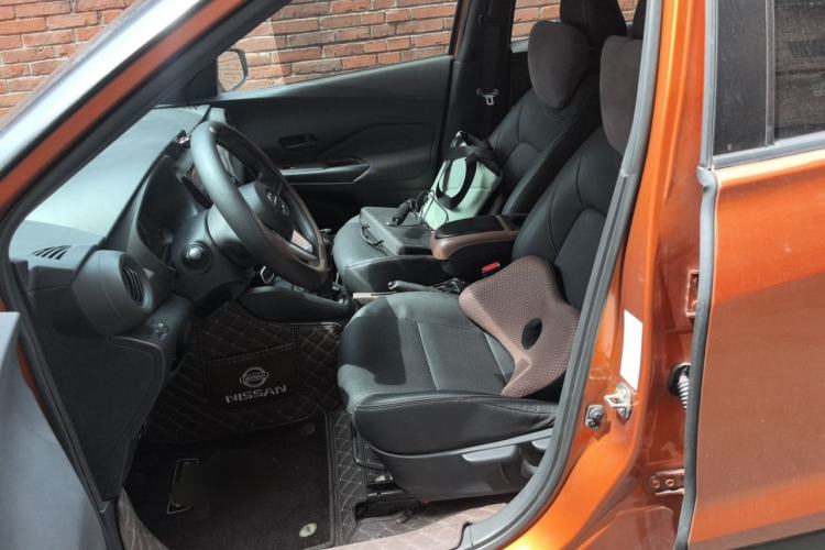 Used Nissan Kicks 2017 1.5L Manual Cool Dynamic Edition Left Front Seat