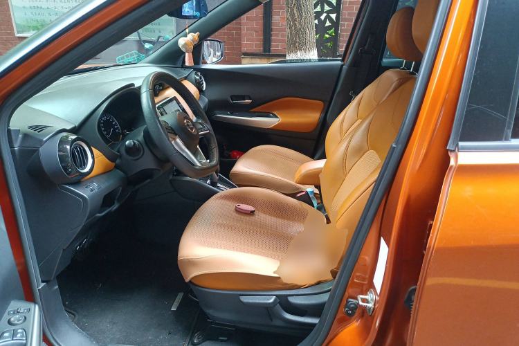 Used Nissan Kicks 2017 1.5L CVT Smart Drive Edition Left Front Seat