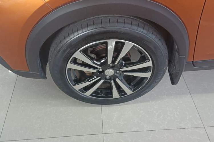 Used Nissan Kicks 2017 1.5L CVT Smart Drive Edition Left Front Wheel Hub