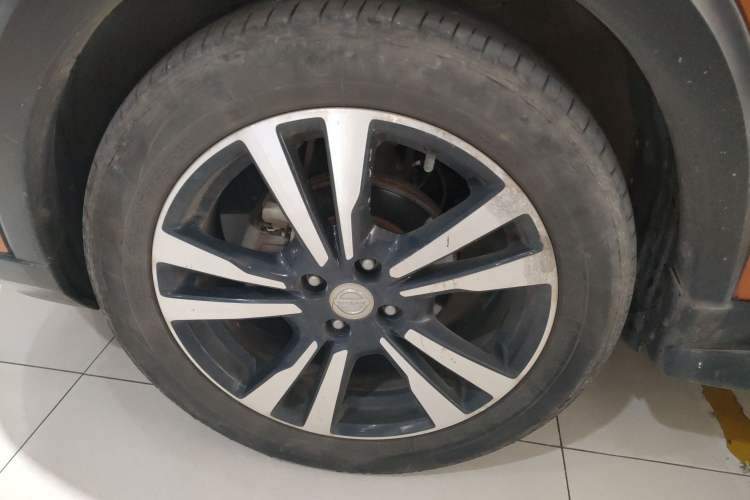 Used Nissan Kicks 2017 1.5L CVT Smart Edition Left Front Wheel Hub