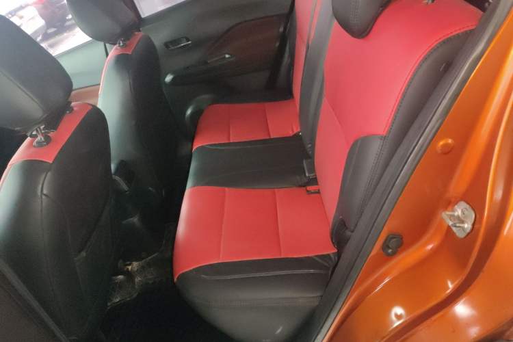 Used Nissan Kicks 2017 1.5L CVT Cool Enjoy Edition Left Rear Seat