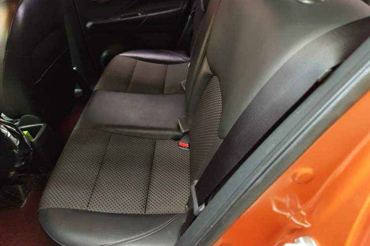 Used Nissan Kicks 2017 1.5L CVT Smart Drive Edition Left Rear Seat