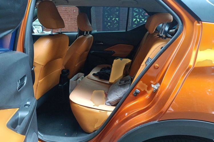 Used Nissan Kicks 2017 1.5L CVT Smart Drive Edition Left Rear Seat