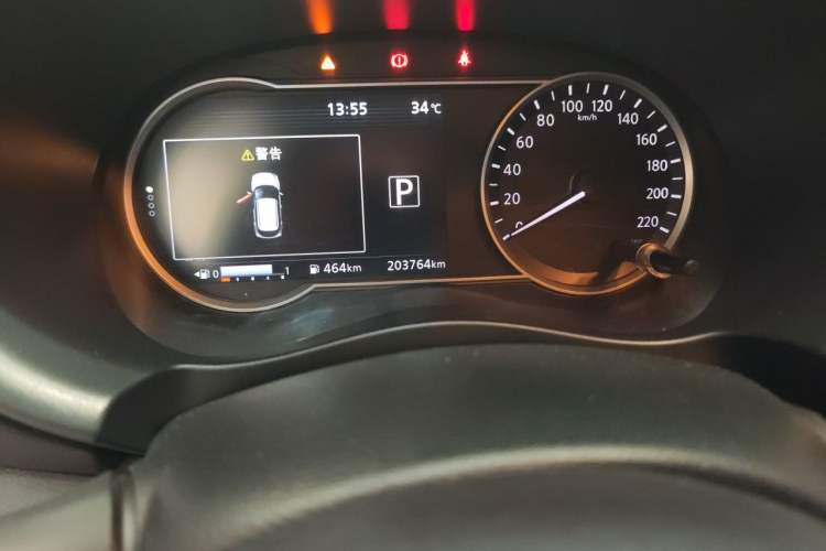 Used Nissan Kicks 2017 1.5L CVT Smart Drive Edition Odometer Close Up