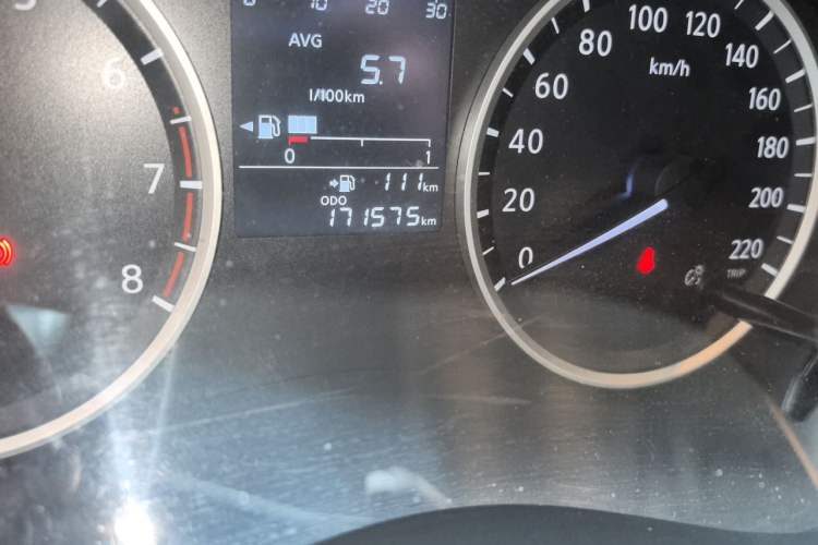 Used Nissan Kicks 2017 1.5L Manual Cool Dynamic Edition Odometer Close Up
