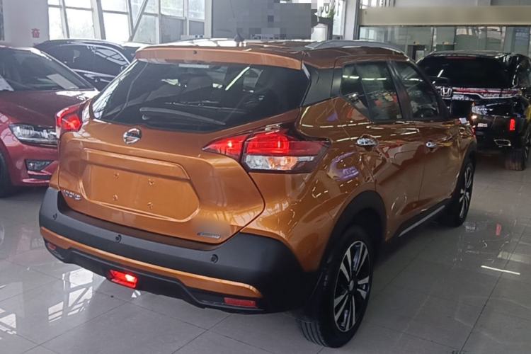 Used Nissan Kicks 2017 1.5L CVT Smart Drive Edition Rear Right 45 Deg