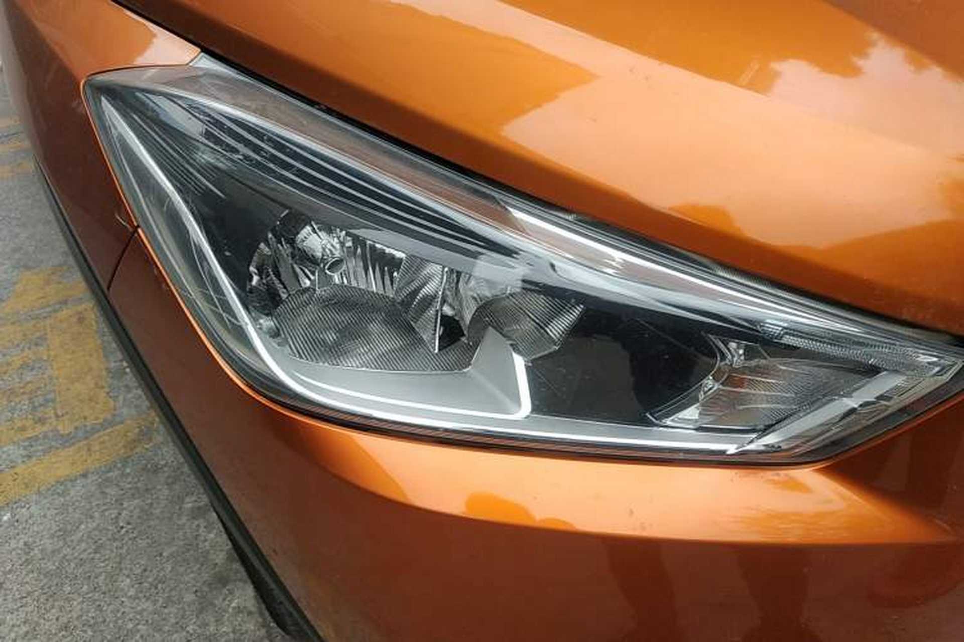 Used Nissan Kicks 2017 1.5L CVT Cool Enjoy Edition Right Front Headlight
