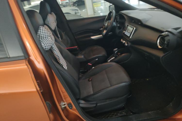 Used Nissan Kicks 2017 1.5L CVT Smart Edition Right Front Seat
