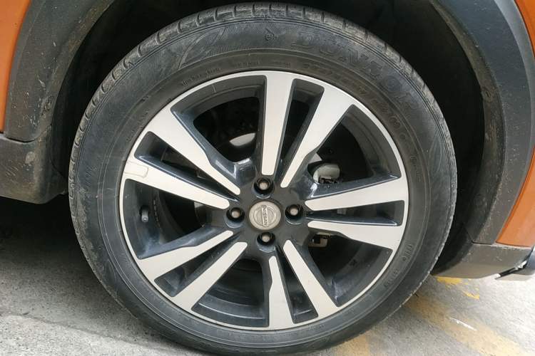 Used Nissan Kicks 2017 1.5L CVT Cool Enjoy Edition Right Front Wheel Hub