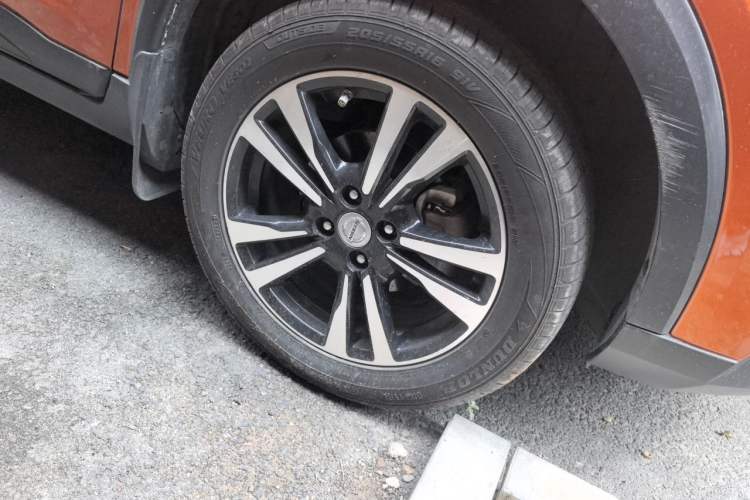 Used Nissan Kicks 2017 1.5L Manual Cool Dynamic Edition Right Front Wheel Hub