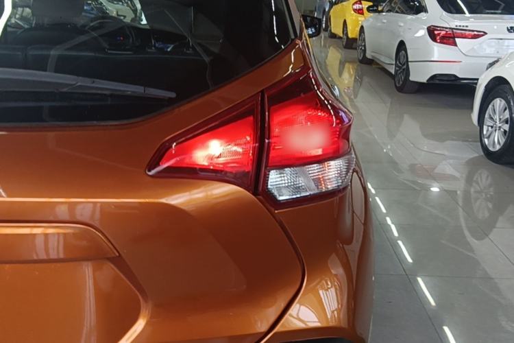 Used Nissan Kicks 2017 1.5L CVT Smart Drive Edition Right Rear Taillight