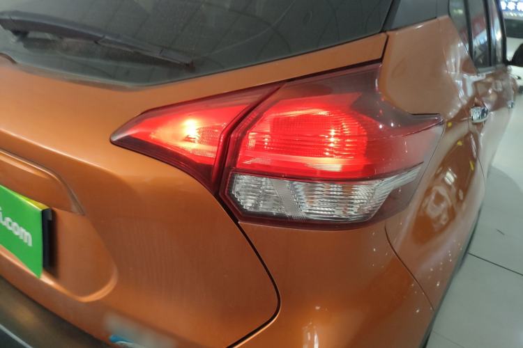 Used Nissan Kicks 2017 1.5L CVT Smart Edition Right Rear Taillight