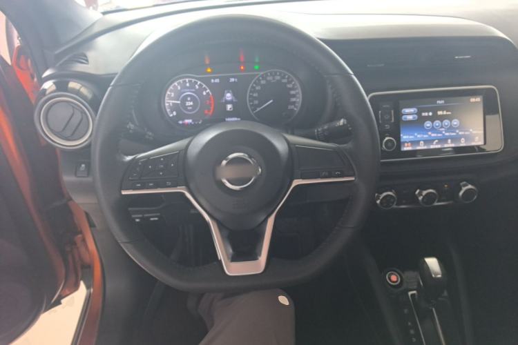 Used Nissan Kicks 2017 1.5L CVT Smart Edition Steering Wheel