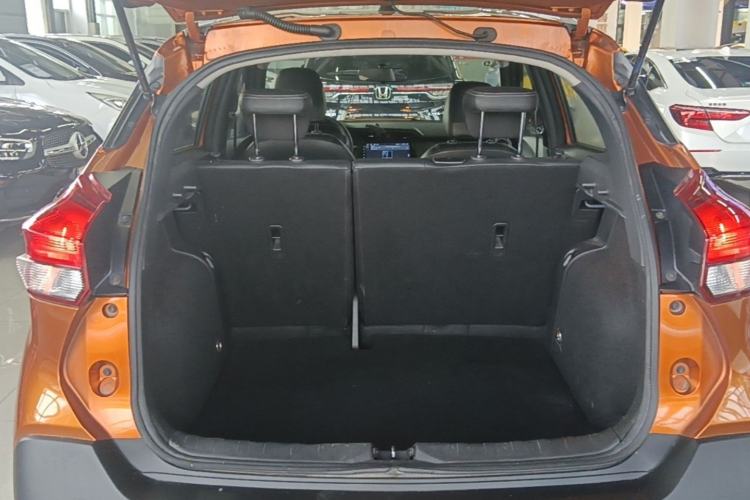 Used Nissan Kicks 2017 1.5L CVT Smart Drive Edition Trunk