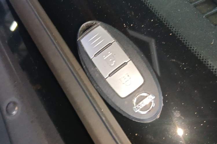 Used Nissan Kicks 2017 1.5L CVT Smart Drive Edition Vehicle Key