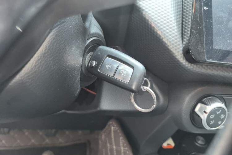 Used Nissan Kicks 2017 1.5L Manual Cool Dynamic Edition Vehicle Key