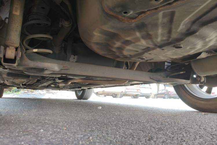 Used Nissan Kicks 2018 1.5L CVT Smart Connect Luxury Edition Chassis Rear Left