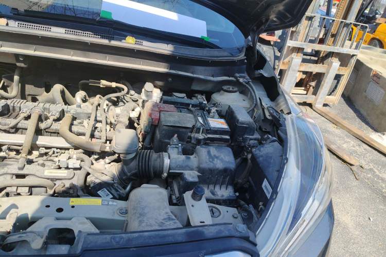 Used Nissan Kicks 2018 1.5L CVT Smart Connect Luxury Edition Engine Bay Left