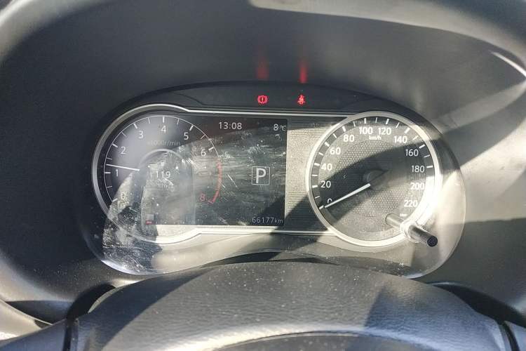 Used Nissan Kicks 2018 1.5L CVT Smart Connect Luxury Edition Instrument Cluster