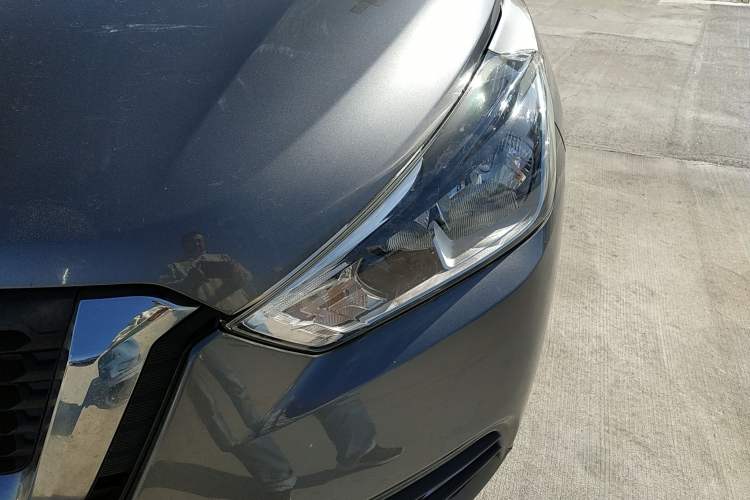 Used Nissan Kicks 2018 1.5L CVT Smart Connect Luxury Edition Left Front Headlight