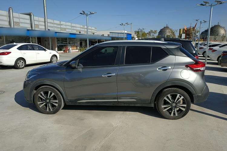 Used Nissan Kicks 2018 1.5L CVT Smart Connect Luxury Edition Left Side