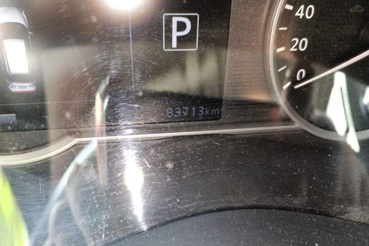 Used Nissan Kicks 2018 1.5L CVT Smart Connect Luxury Edition Odometer Close Up