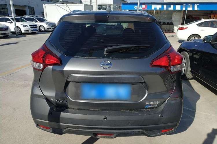 Used Nissan Kicks 2018 1.5L CVT Smart Connect Luxury Edition Rear