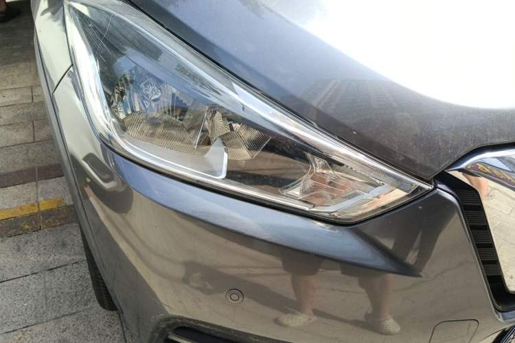 Used Nissan Kicks 2018 1.5L CVT Smart Connect Luxury Edition Right Front Headlight