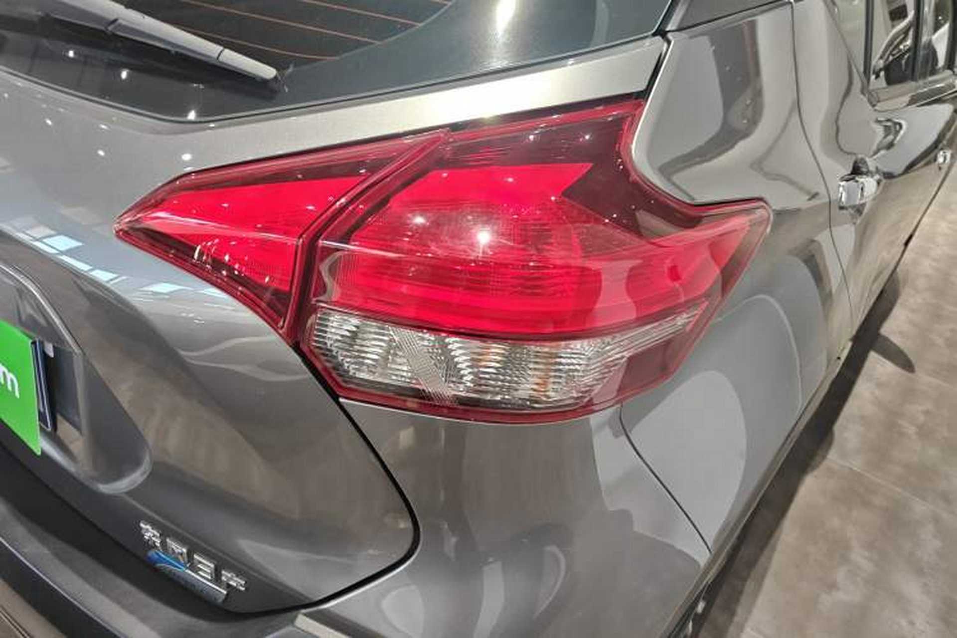 Used Nissan Kicks 2018 1.5L CVT Smart Connect Luxury Edition Right Rear Taillight