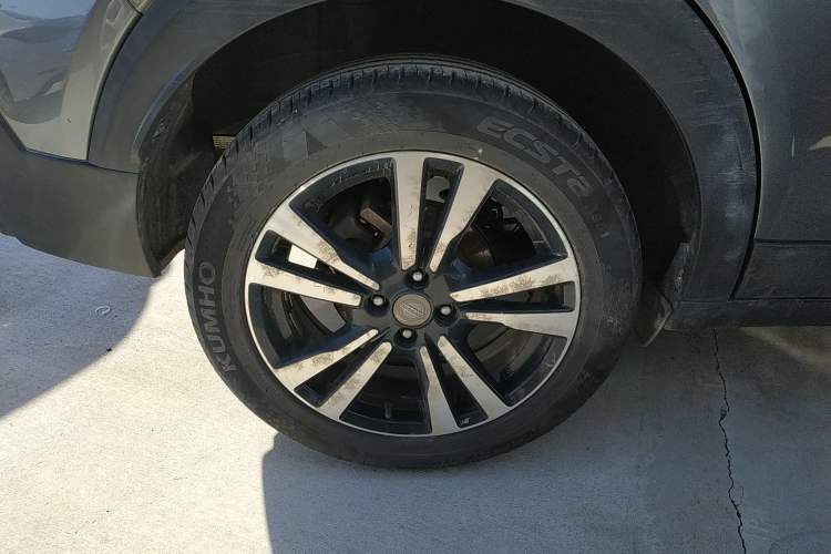Used Nissan Kicks 2018 1.5L CVT Smart Connect Luxury Edition Right Rear Wheel Hub