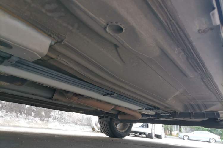 Used Nissan Kicks 2018 1.5L CVT Smart Connect Deluxe Edition Chassis Front Left