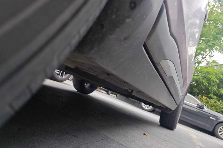 Used Nissan Kicks 2018 1.5L CVT Smart Connect Luxury Edition Chassis Front Left