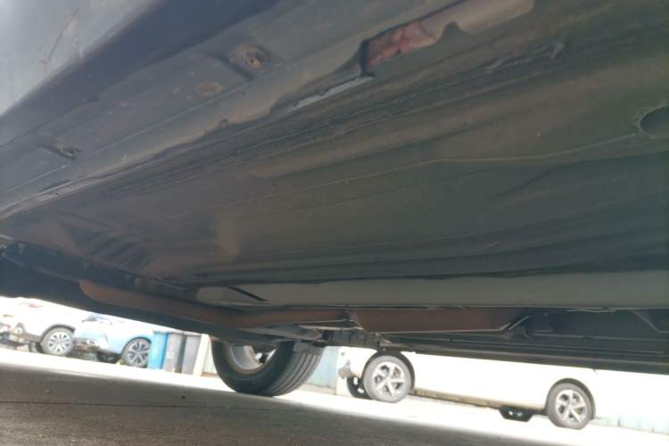 Used Nissan Kicks 2018 1.5L CVT Smart Connect Deluxe Edition Chassis Front Right
